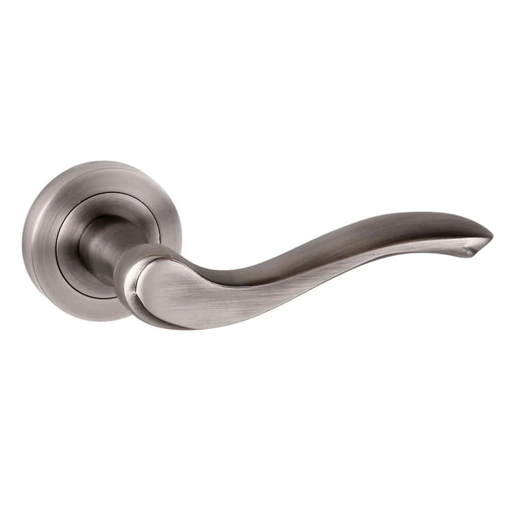 Warwick Lever On Round Rose
